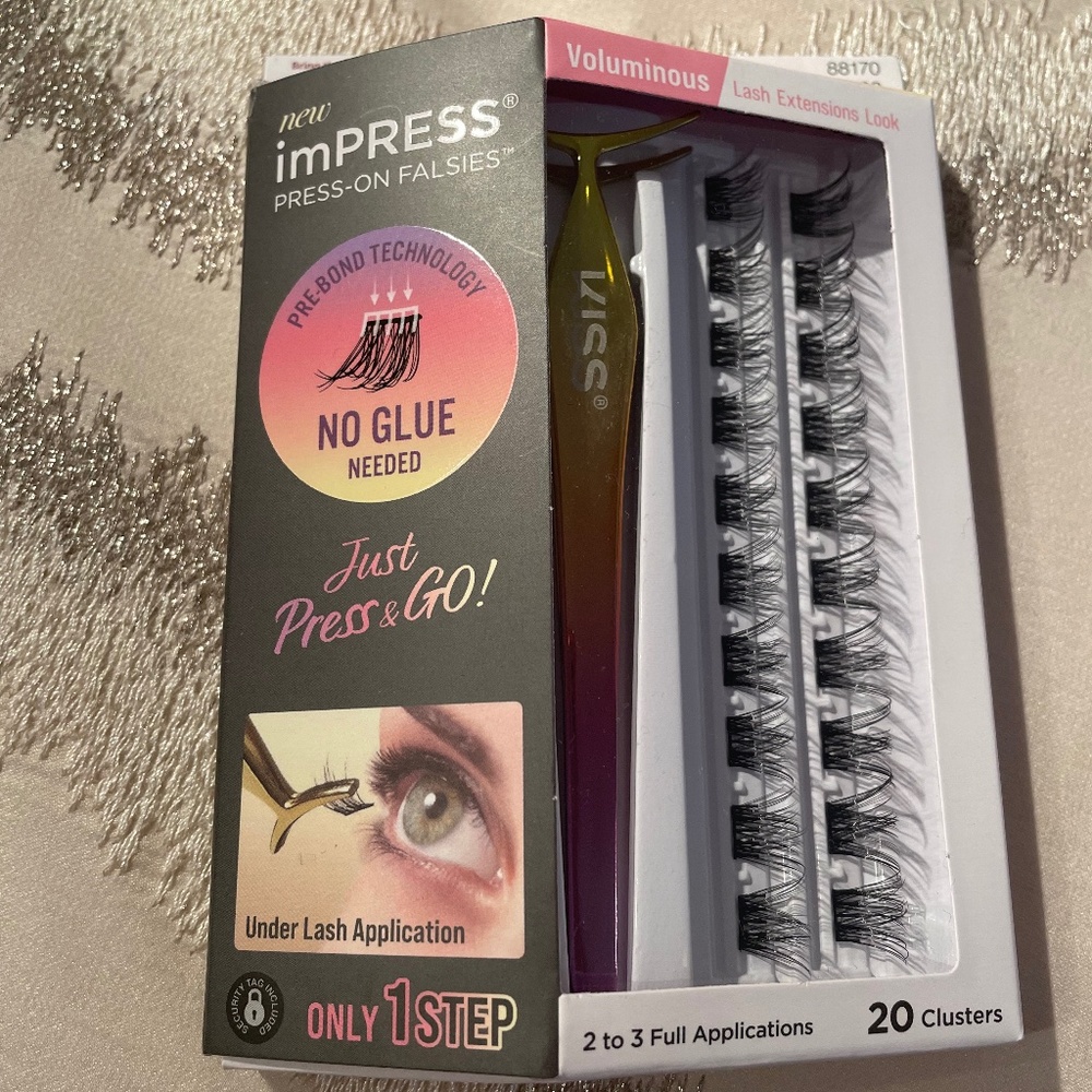 NWT Kiss imPress Press on Lashes with Applicator